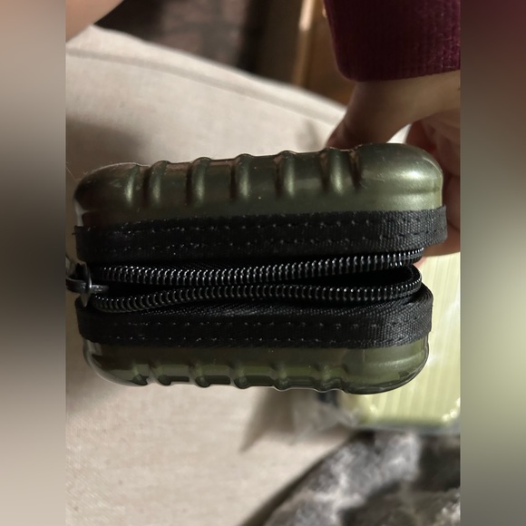 Classic Rimowa Amenity Kit (collaboration with Eva Air on First class).Authentic - Picture 5 of 6